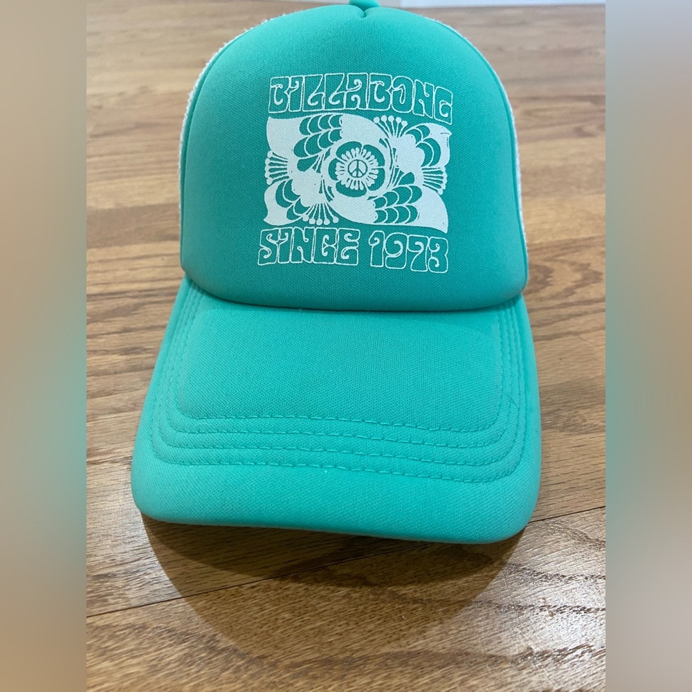 Billabong White Mesh Trucker Hat with Logo Patch - Picture 2 of 8
